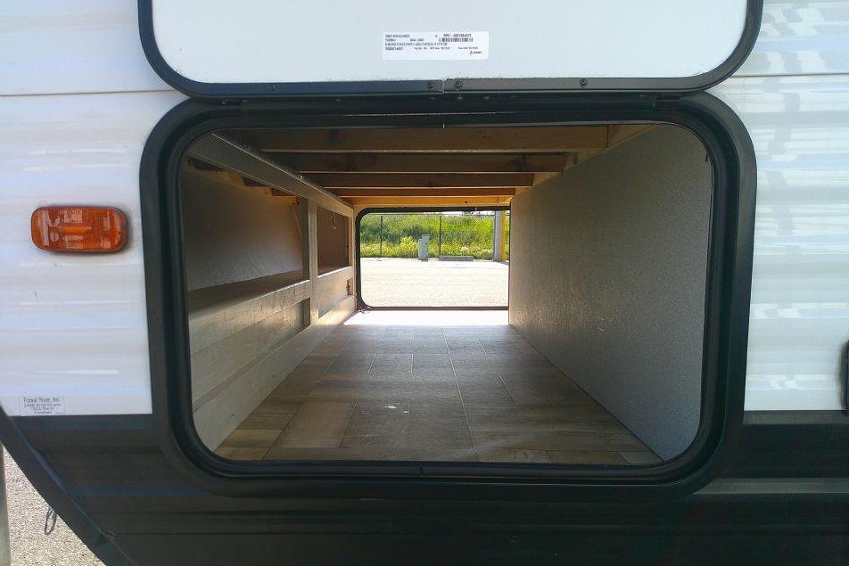 Max’s Shasta 26DB Travel Trailer