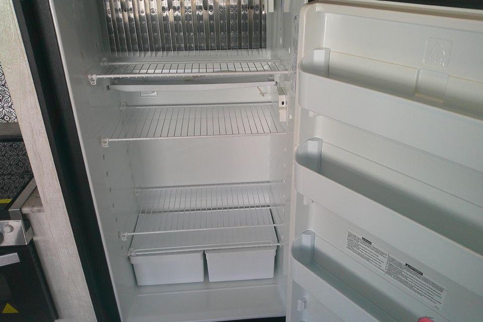 Max’s Shasta 26DB Travel Trailer