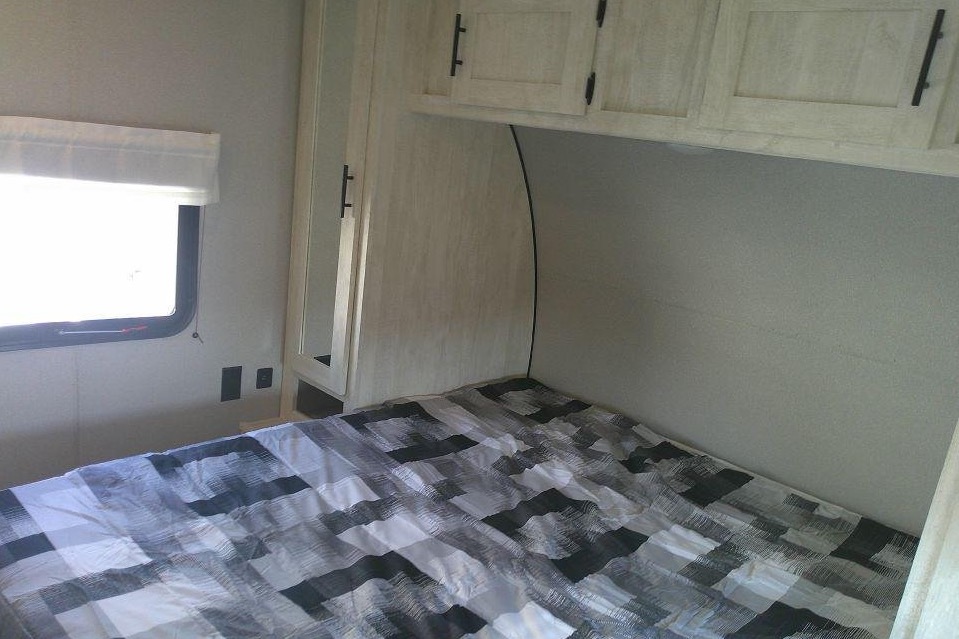 Max’s Shasta 26DB Travel Trailer
