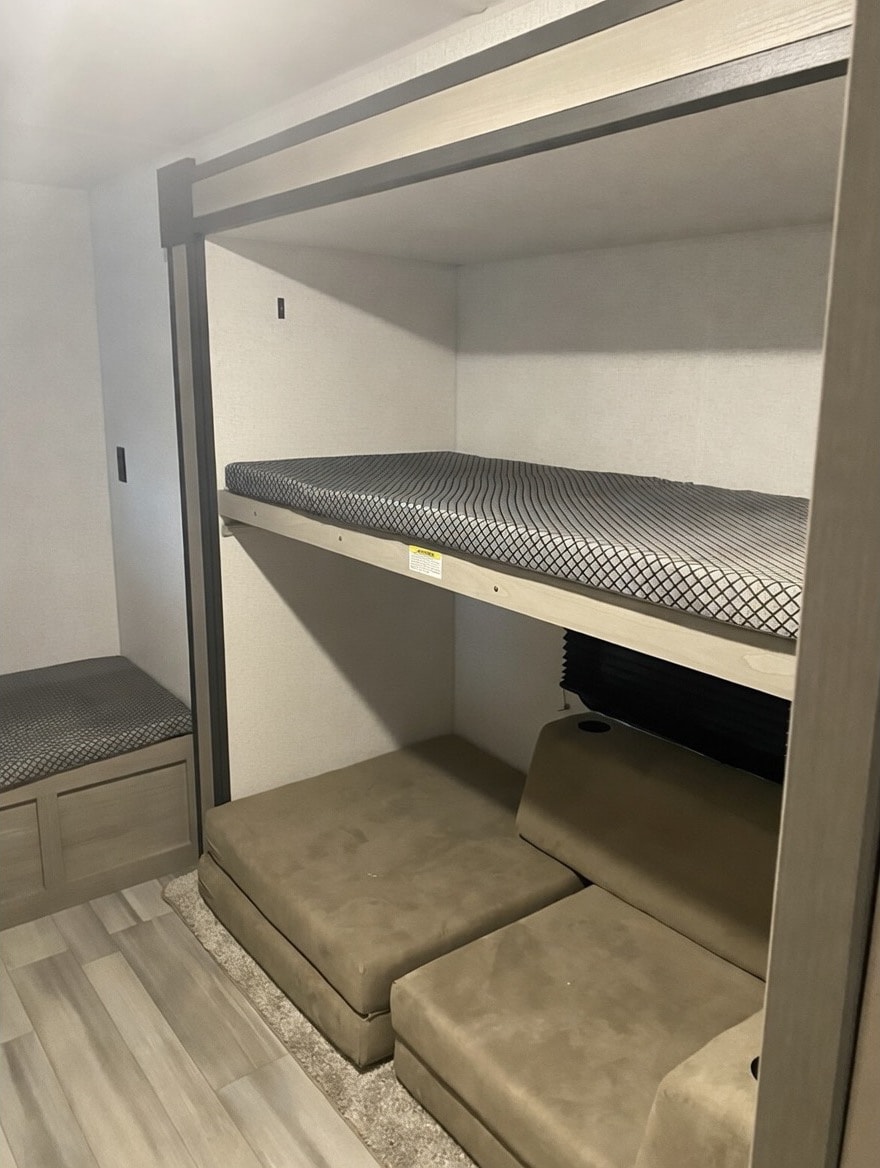 Gregory's Keystone Springdale 310BR Travel Trailer