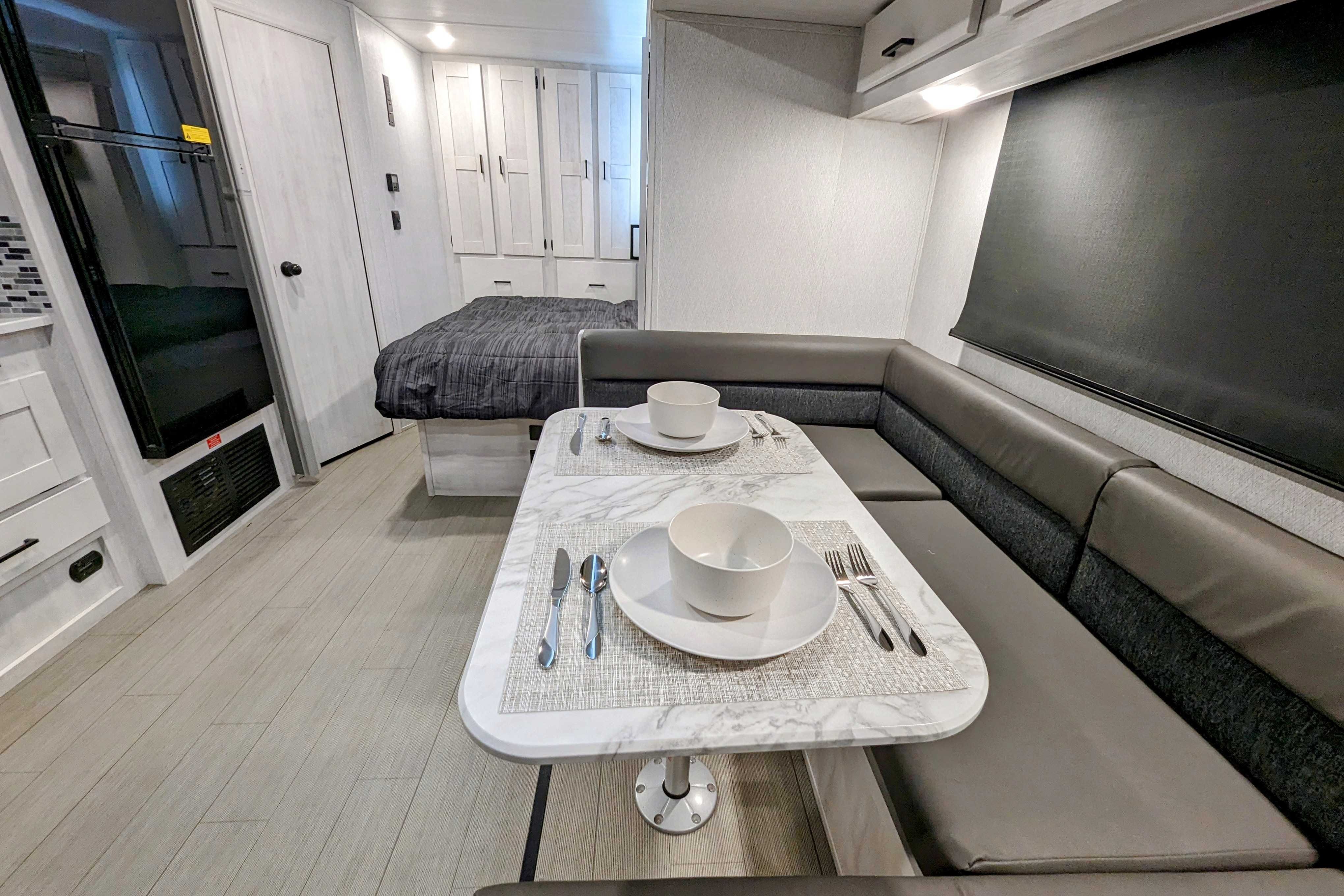 2023 Mercedes-Benz 24' Class-C (Diesel)