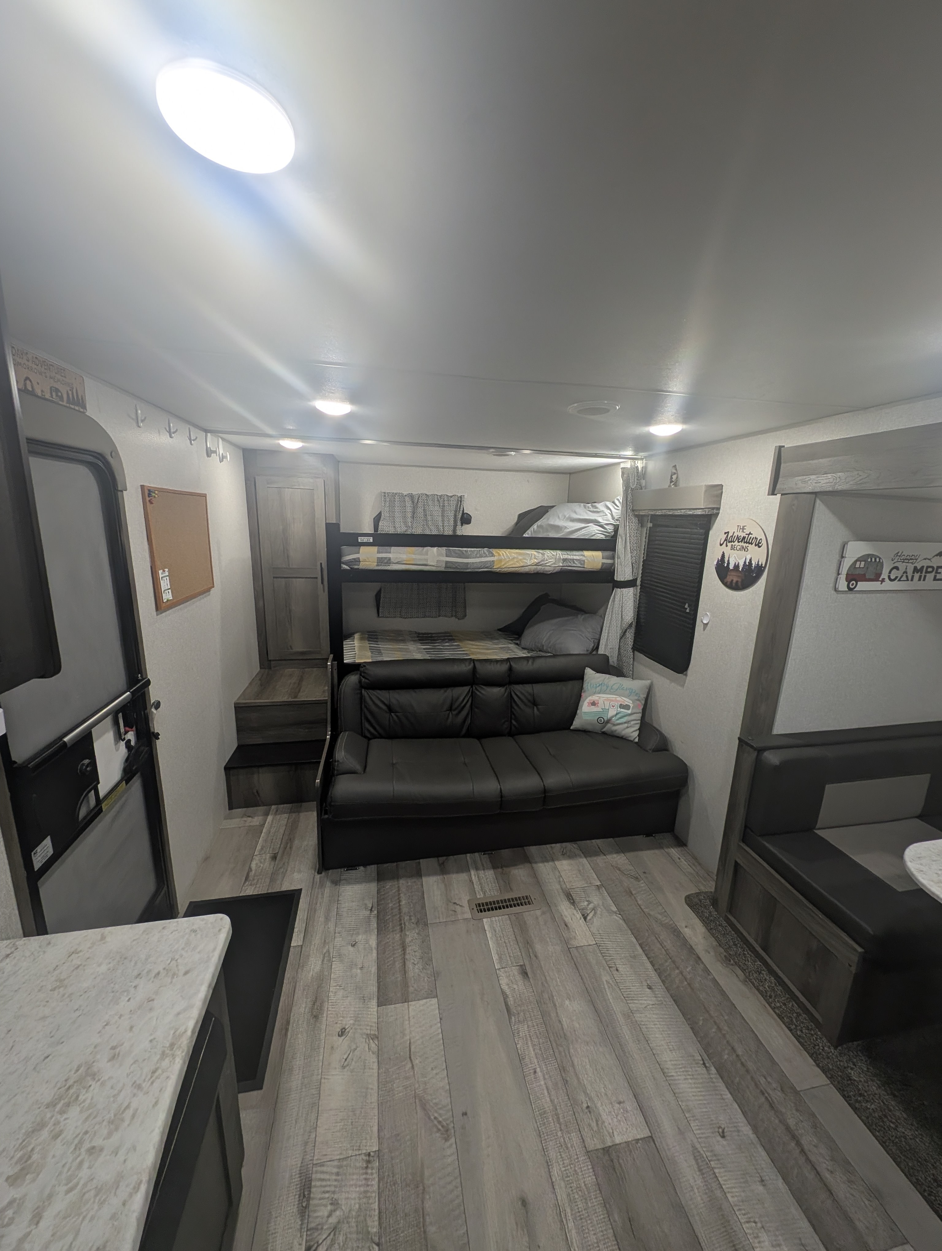 Robert's 2021 KZ Sportsmen 281bhse Travel Trailer