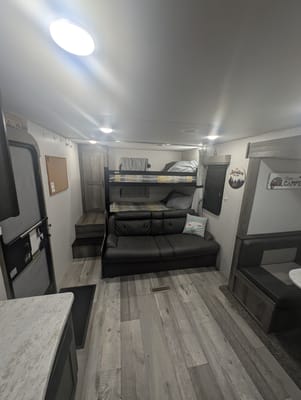 Robert's 2021 KZ Sportsmen 281bhse Travel Trailer