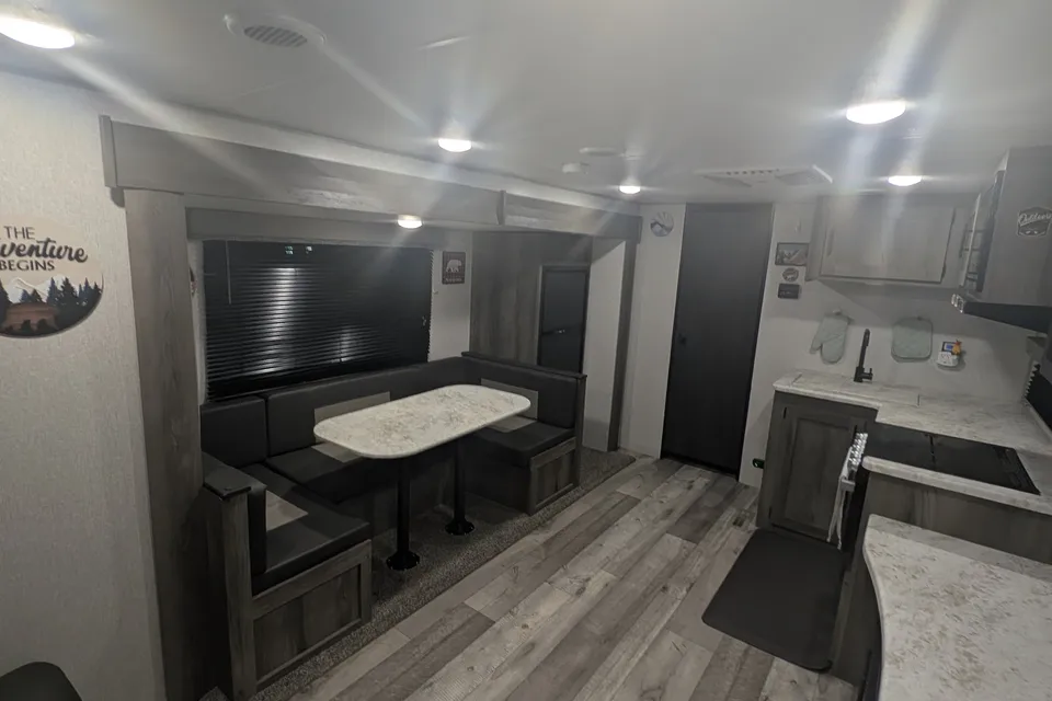 Robert's 2021 KZ Sportsmen 281bhse Travel Trailer