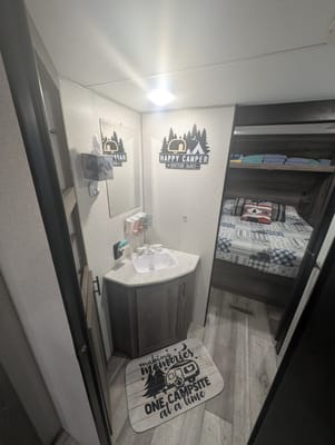 Robert's 2021 KZ Sportsmen 281bhse Travel Trailer