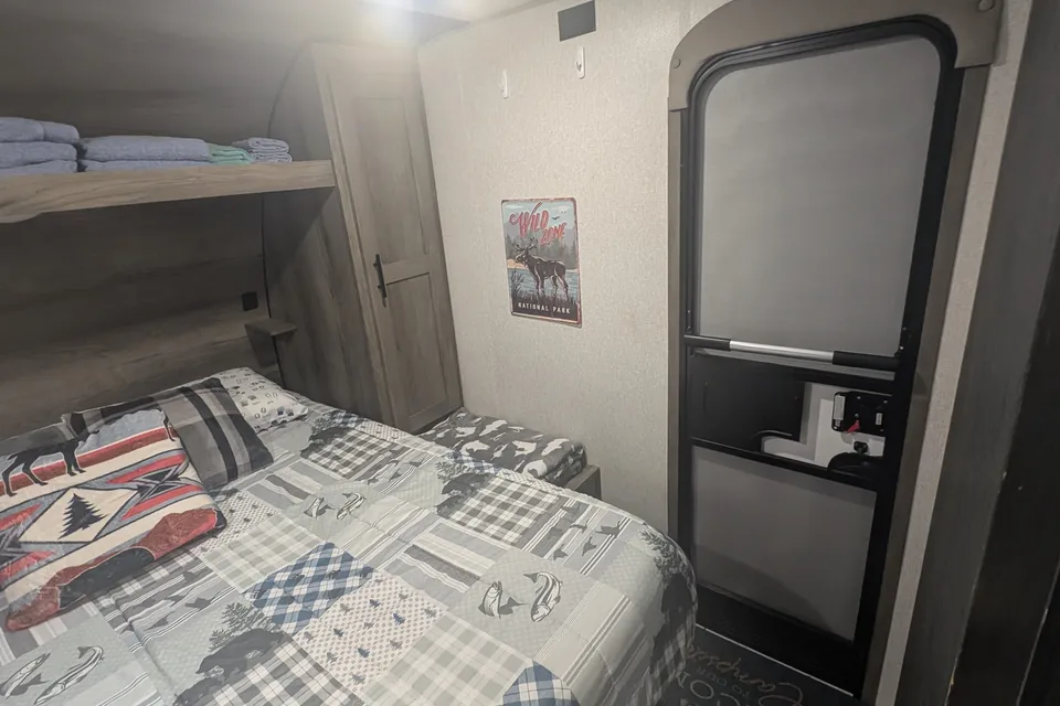 Robert's 2021 KZ Sportsmen 281bhse Travel Trailer