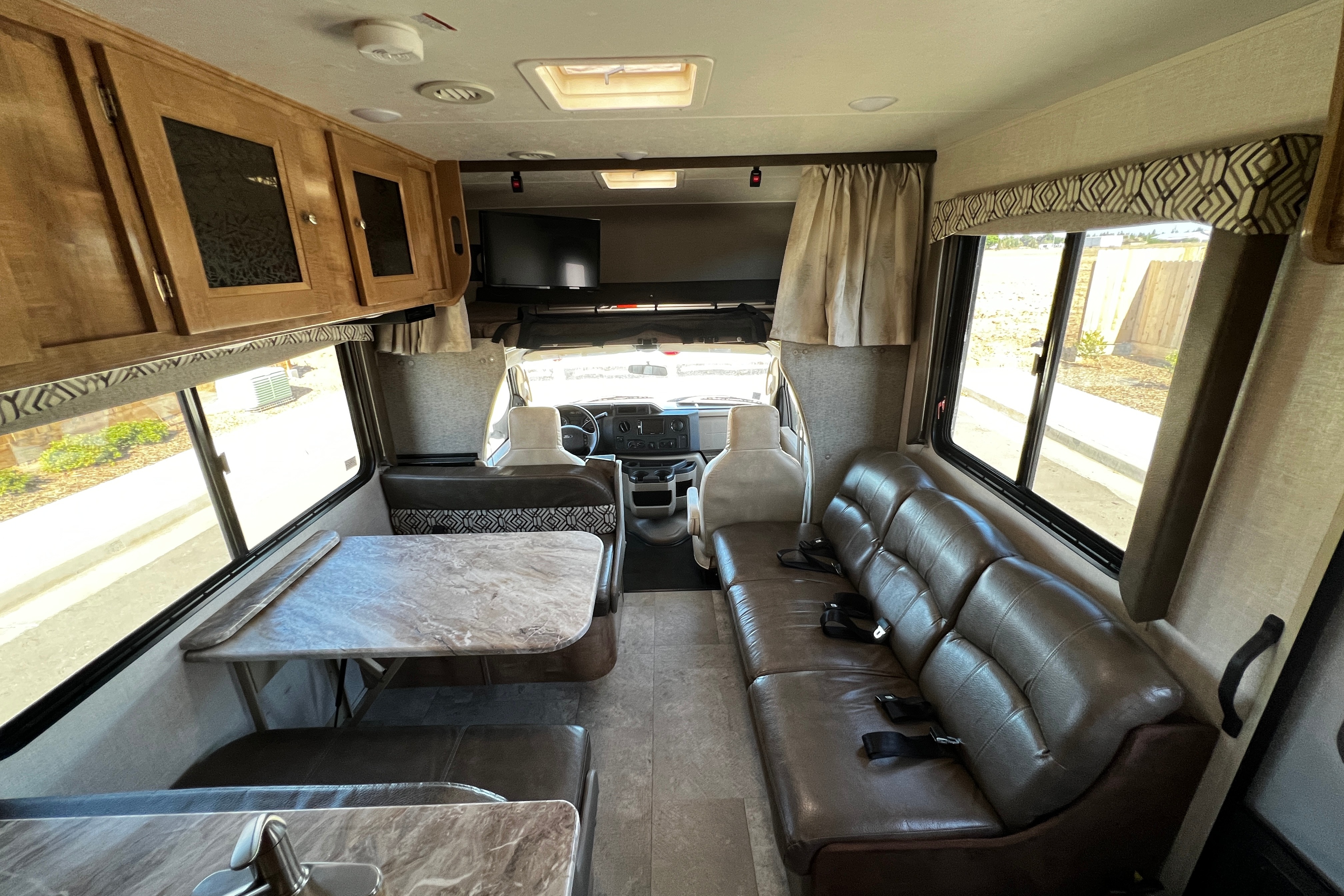 Perfect RV Getaway - 2020 Coachmen Leprechaun 