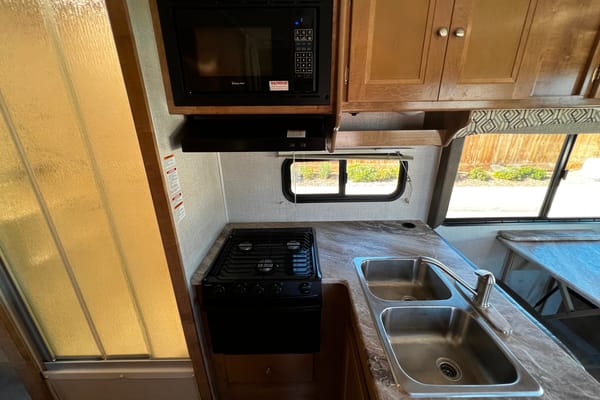 Perfect RV Getaway - 2020 Coachmen Leprechaun