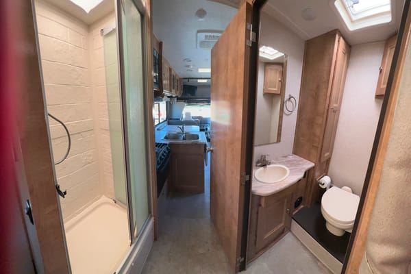Perfect RV Getaway - 2020 Coachmen Leprechaun