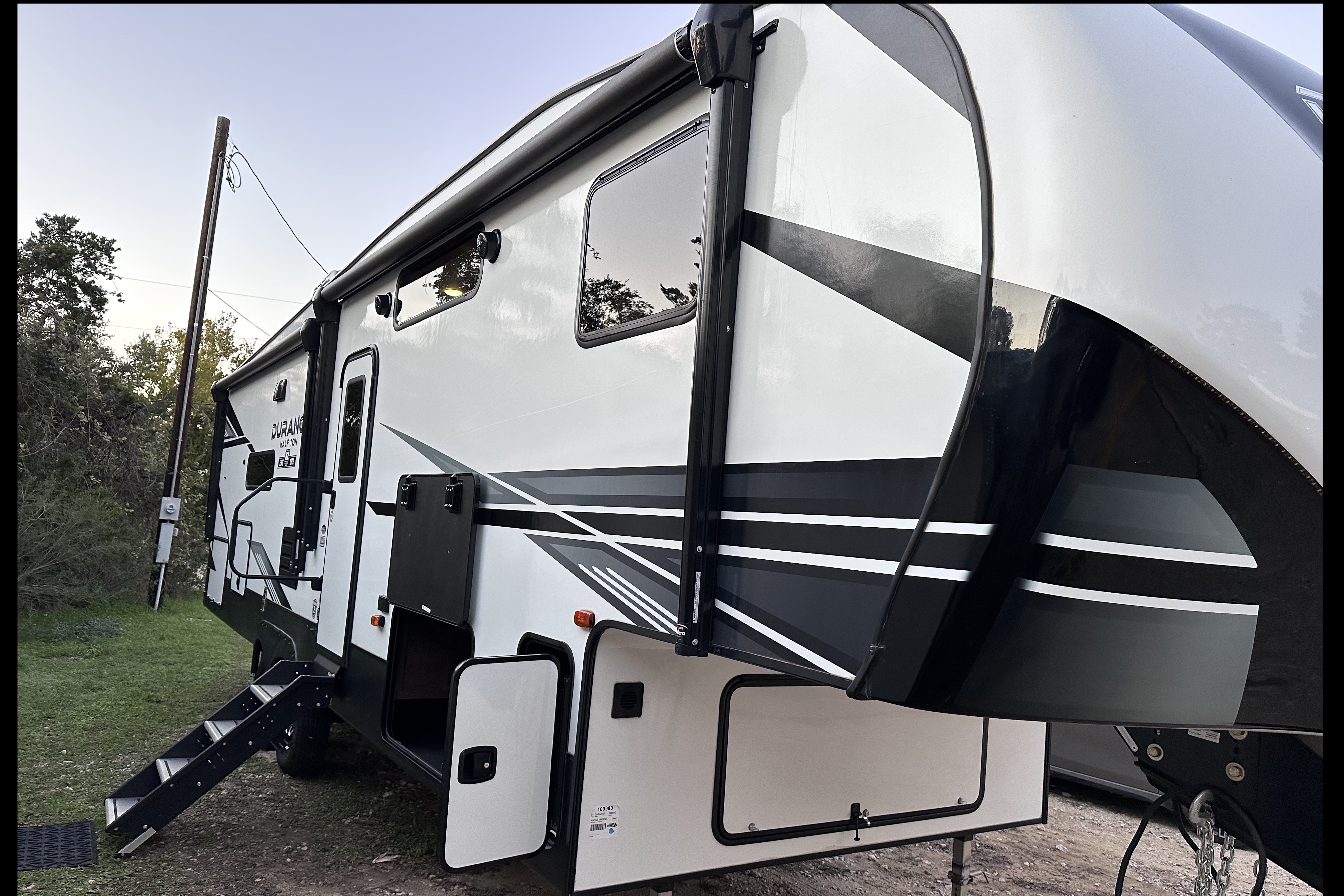 Lee’s KZ Durango half ton Fifth Wheel