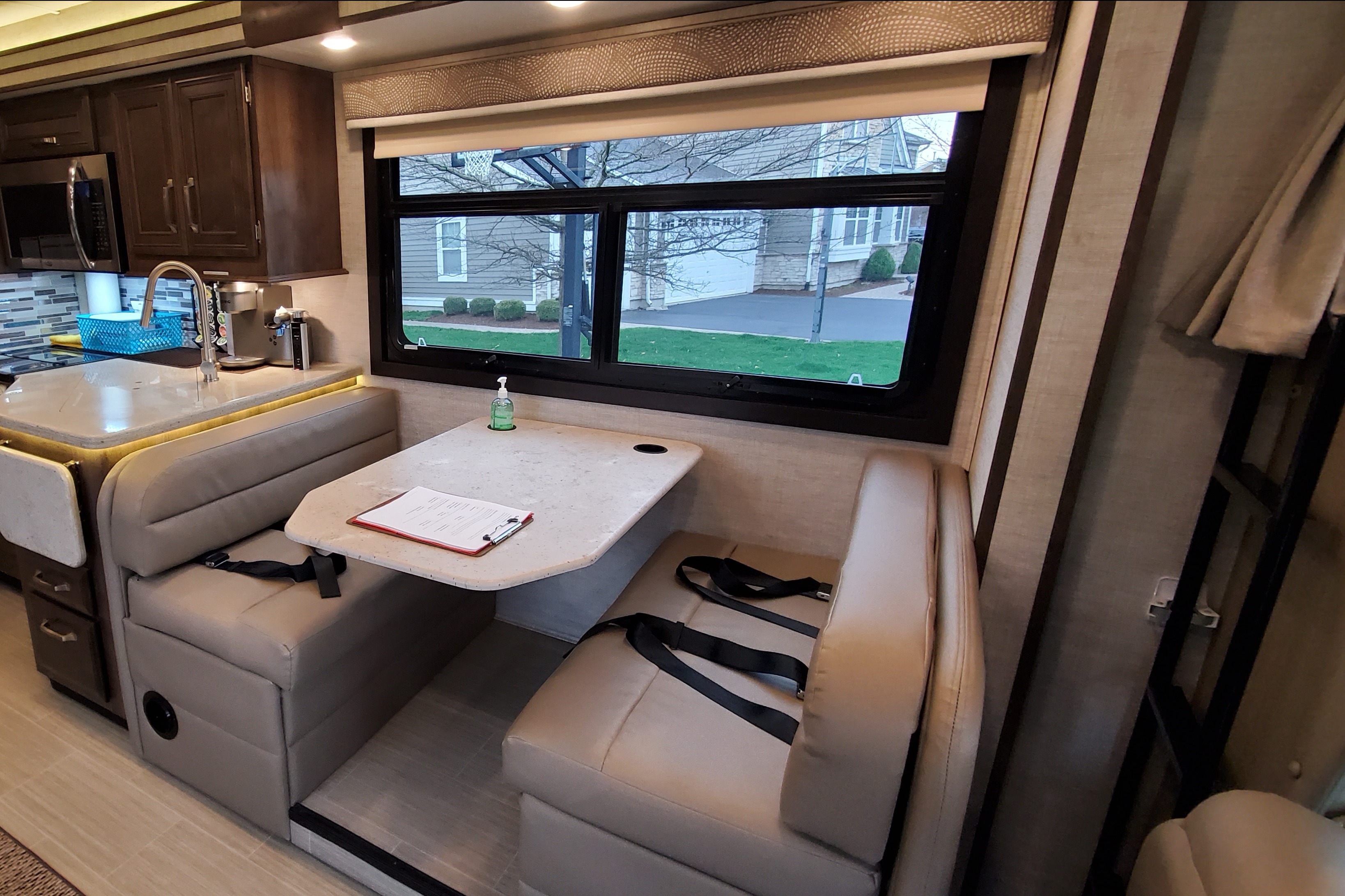Entegra Coach Esteem 31F Class C