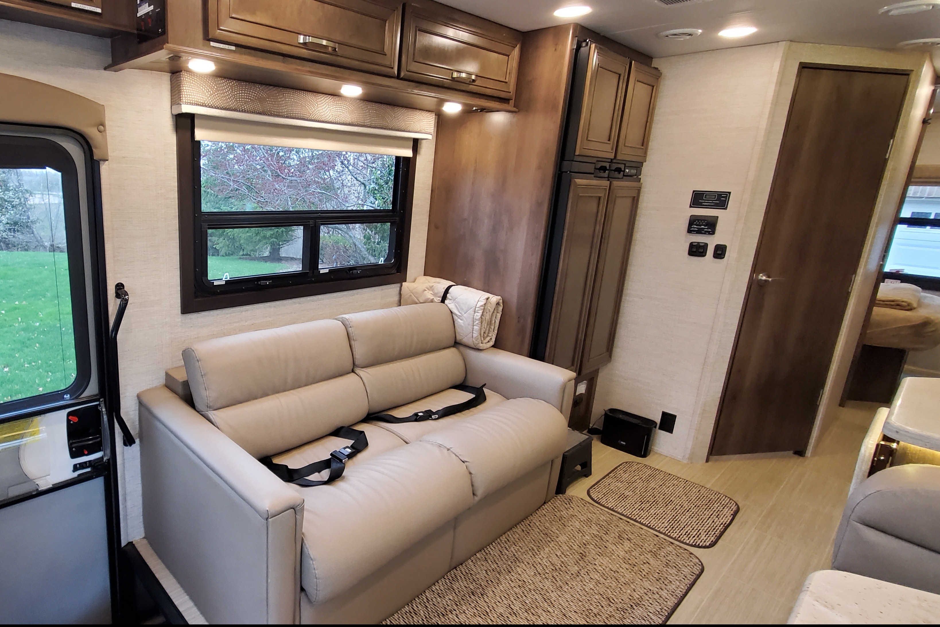 Entegra Coach Esteem 31F Class C