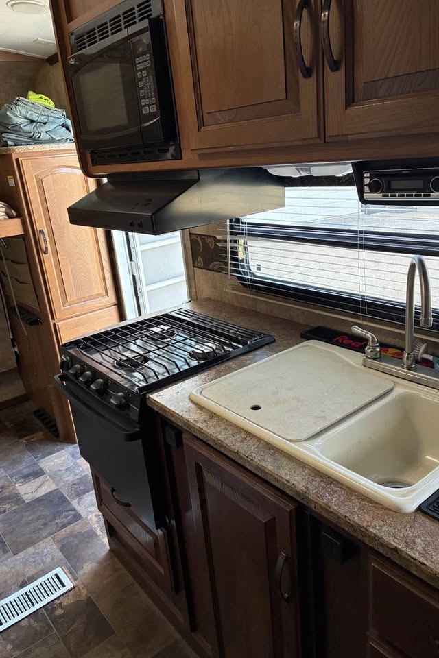 Valene's Keystone Outback 210RS Ultra-light Travel Trailer