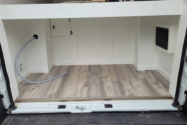 Cozy custom crafted van with Shower, Toilet, A/C , Heat, Solar and more