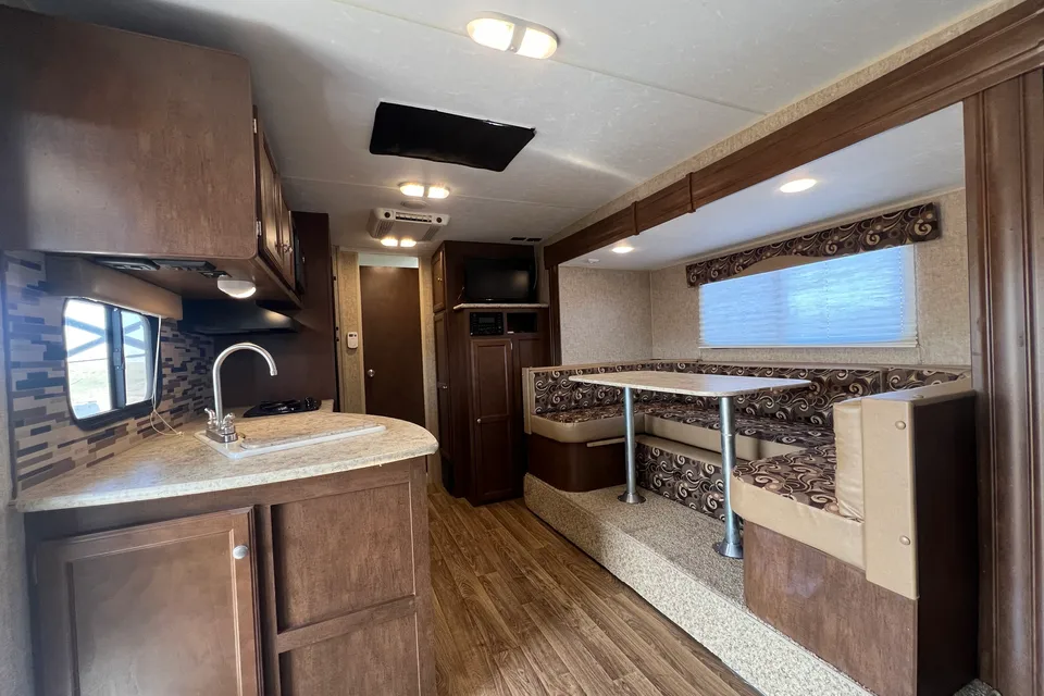 ⭐ Jing’s EasyTow Retreat 220