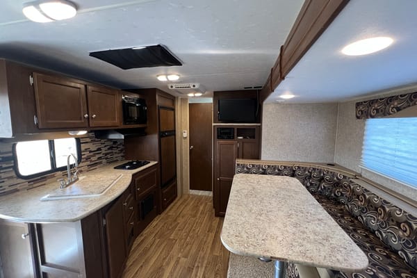 ⭐ Jing’s EasyTow Retreat 220