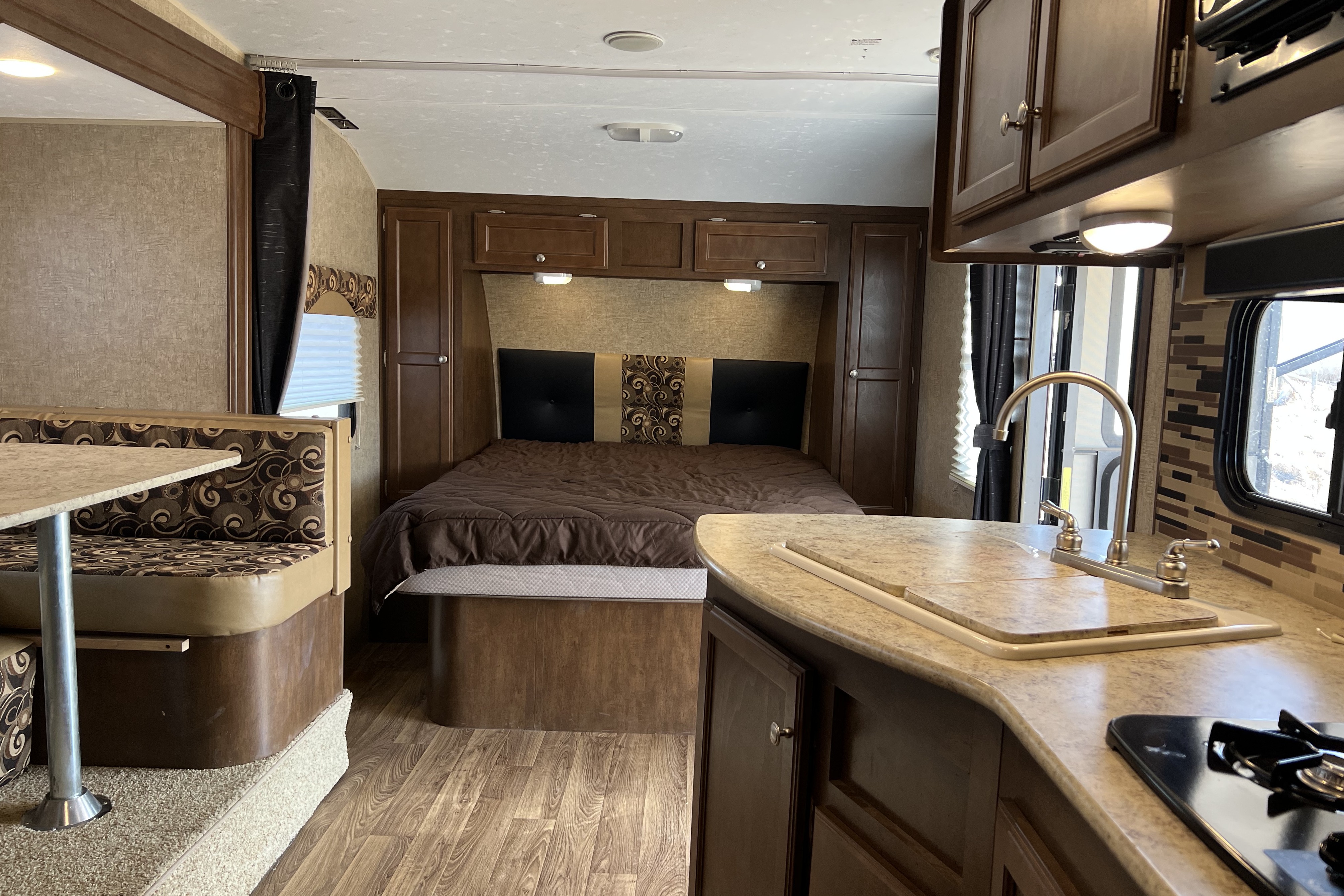 Jing's Venture RV Sonic 220 Travel Trailer
