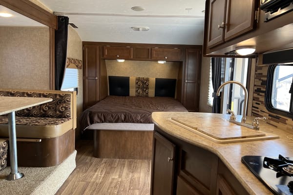 ⭐ Jing’s EasyTow Retreat 220