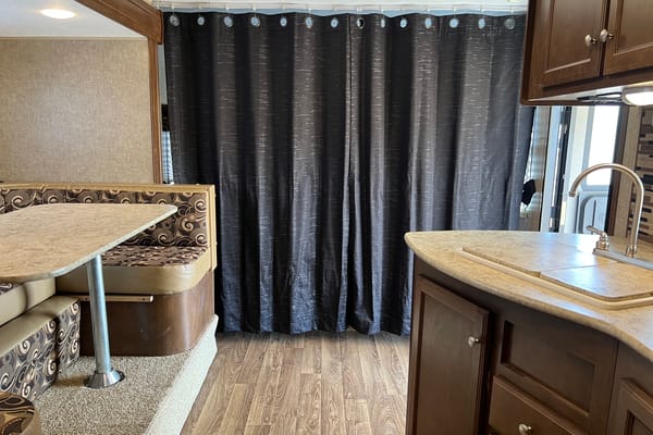 ⭐ Jing’s EasyTow Retreat 220