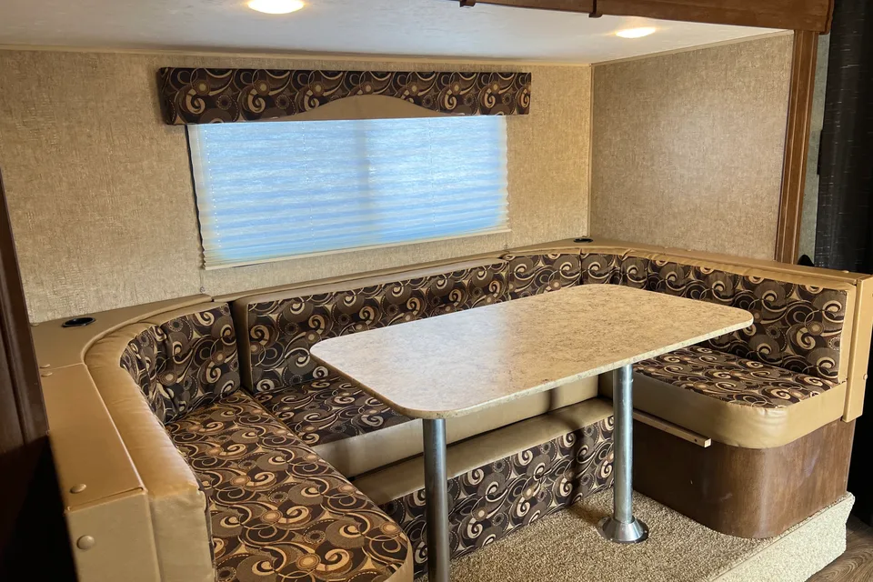 ⭐ Jing’s EasyTow Retreat 220