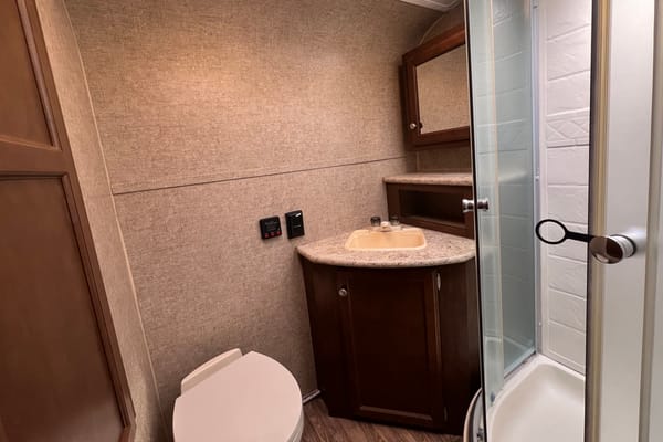 ⭐ Jing’s EasyTow Retreat 220