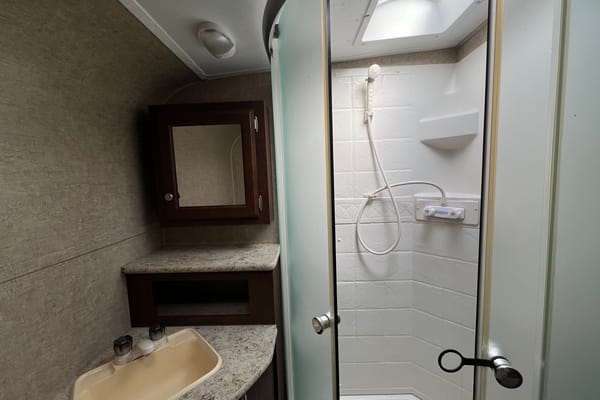 ⭐ Jing’s EasyTow Retreat 220