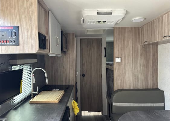 GVK's Winnebago Micro Minnie 1700bh Travel Trailer