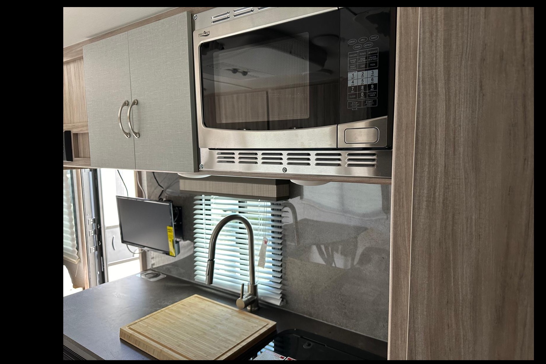 GVK's Winnebago Micro Minnie 1700bh Travel Trailer