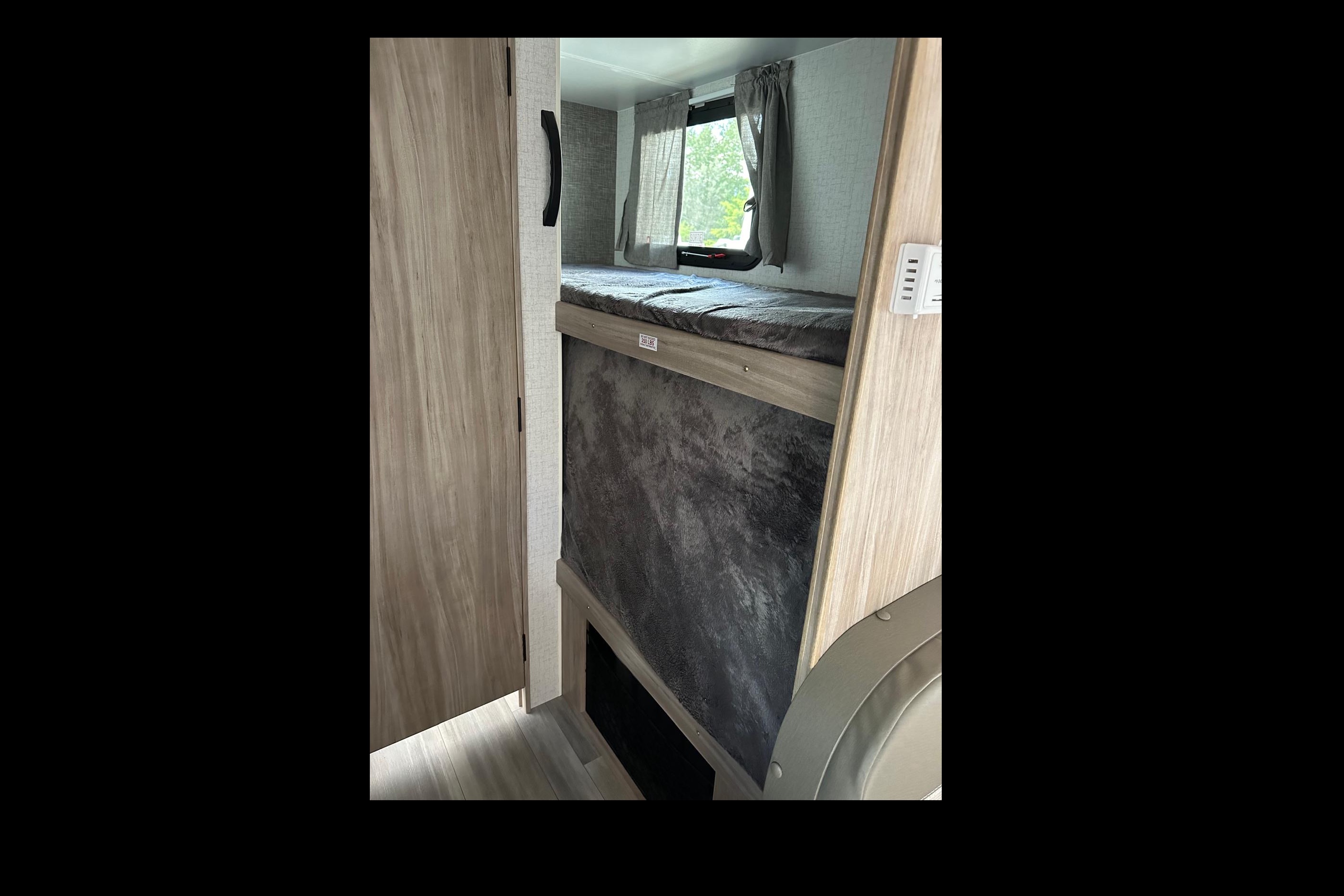 GVK's Winnebago Micro Minnie 1700bh Travel Trailer