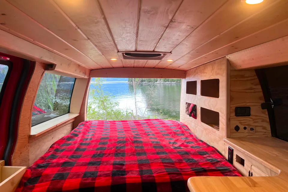 GMC Savana Campervan