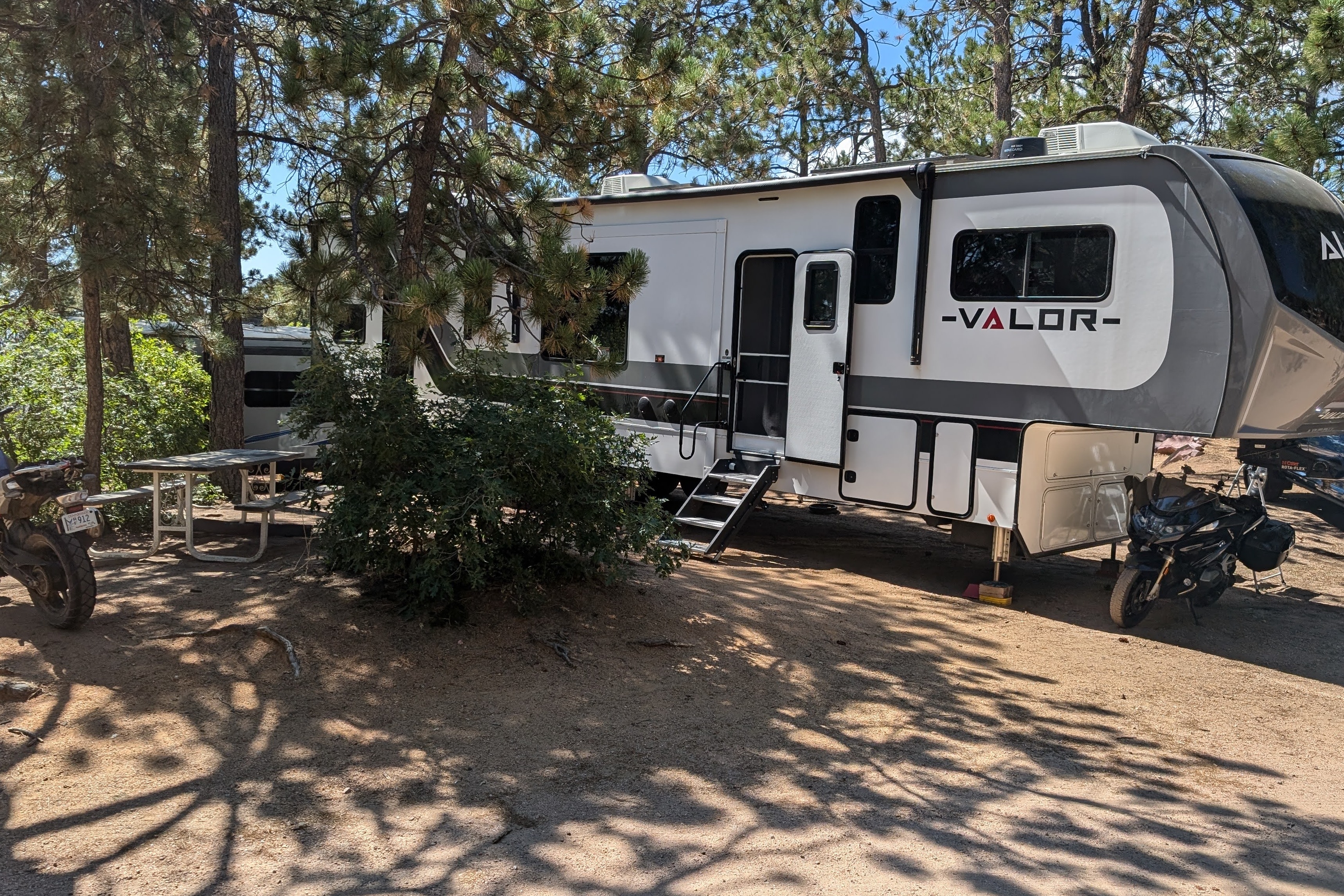 DELIVERY DISCOUNTED Motorcycle-golf Alliance RV 44V14 TOY Hauler
