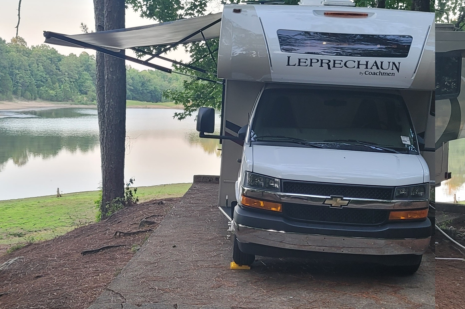 ron 's Coachmen leprachan Class C
