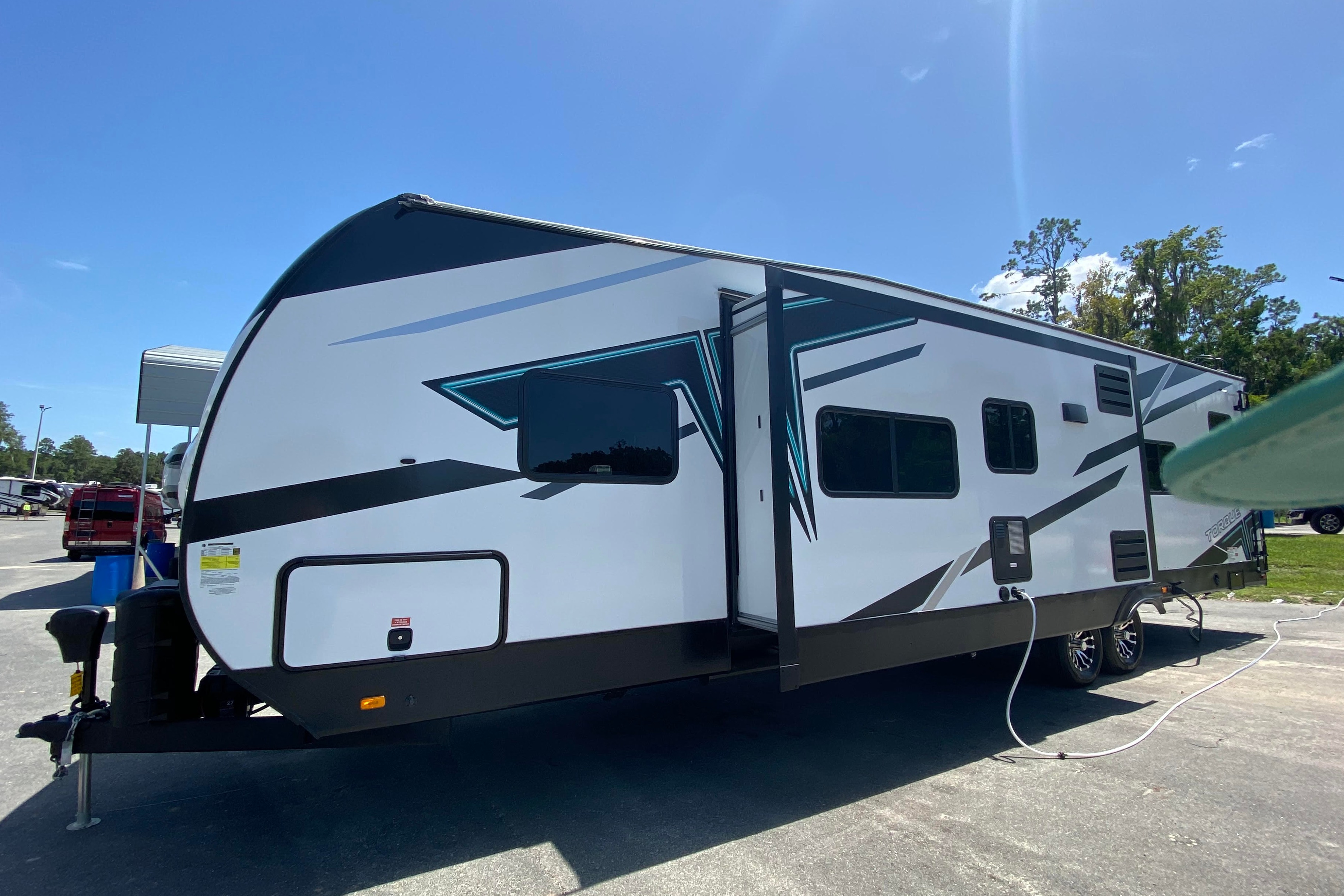 Heartland T333 Travel Trailer / Toy Hauler