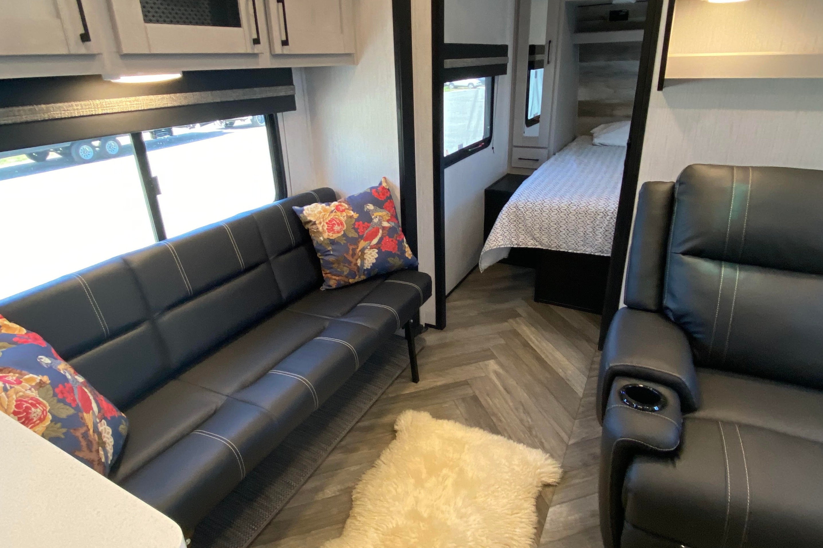 Heartland T333 Travel Trailer / Toy Hauler