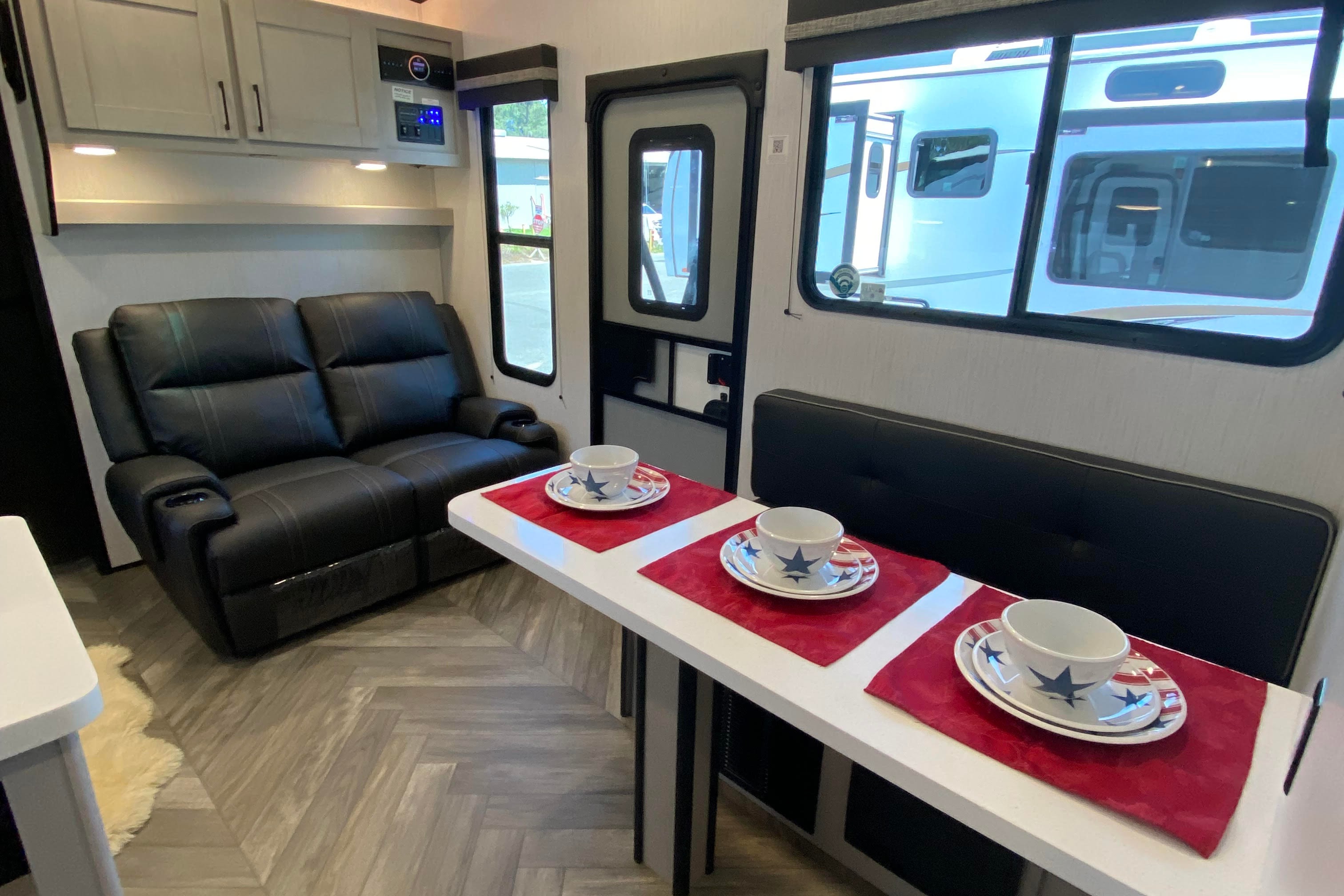 Heartland T333 Travel Trailer / Toy Hauler