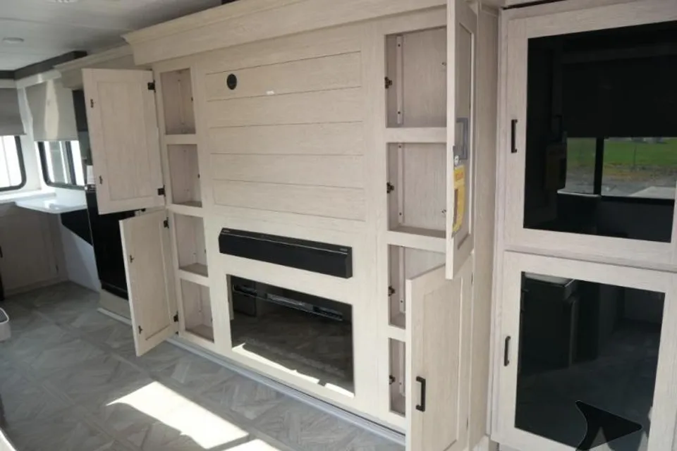 Lidia’s Wildwood Trailer with Views!!