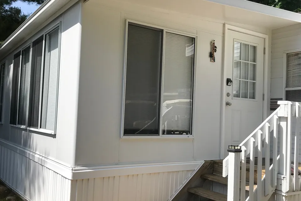 Robert's RV Cottage