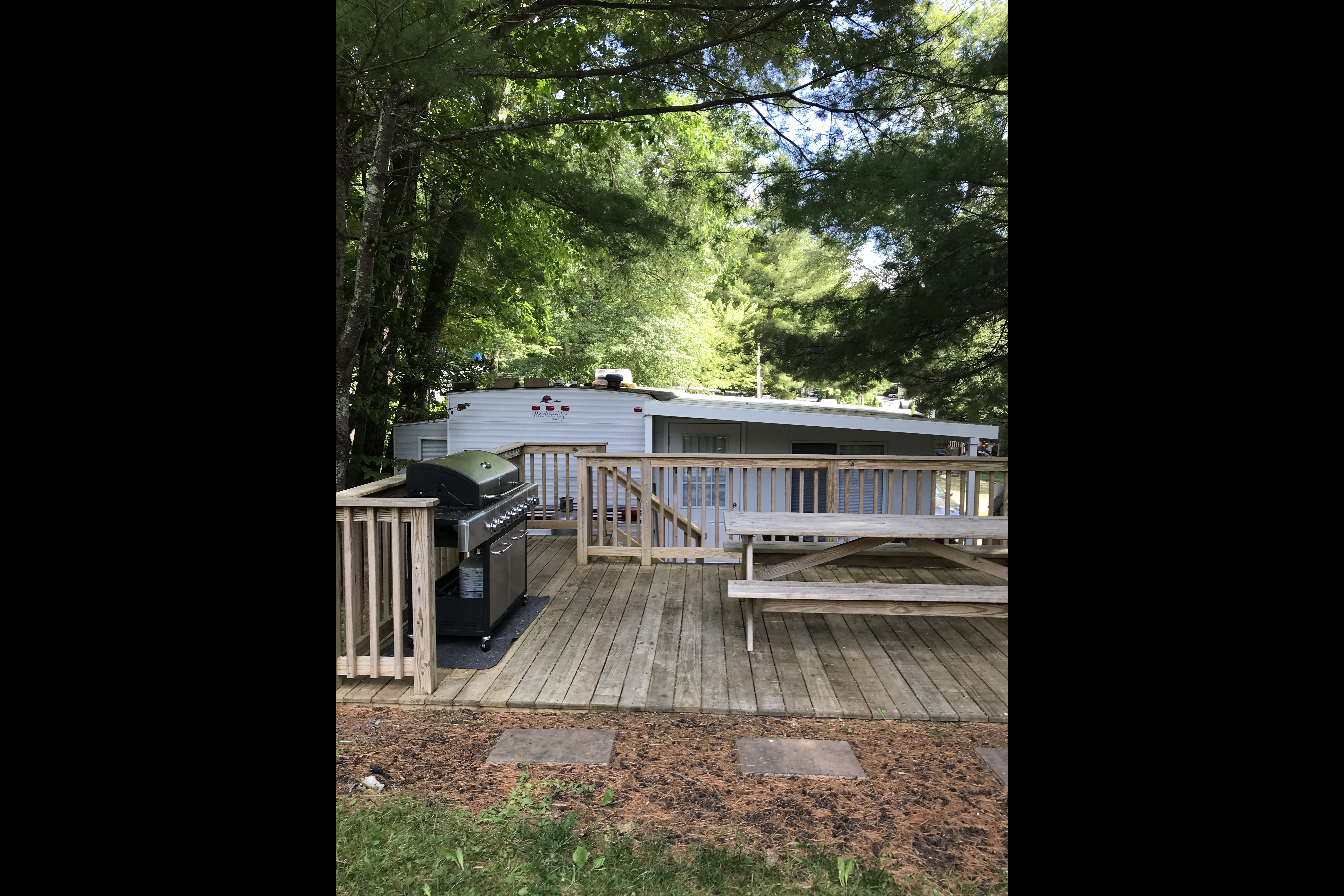 Robert's RV Cottage