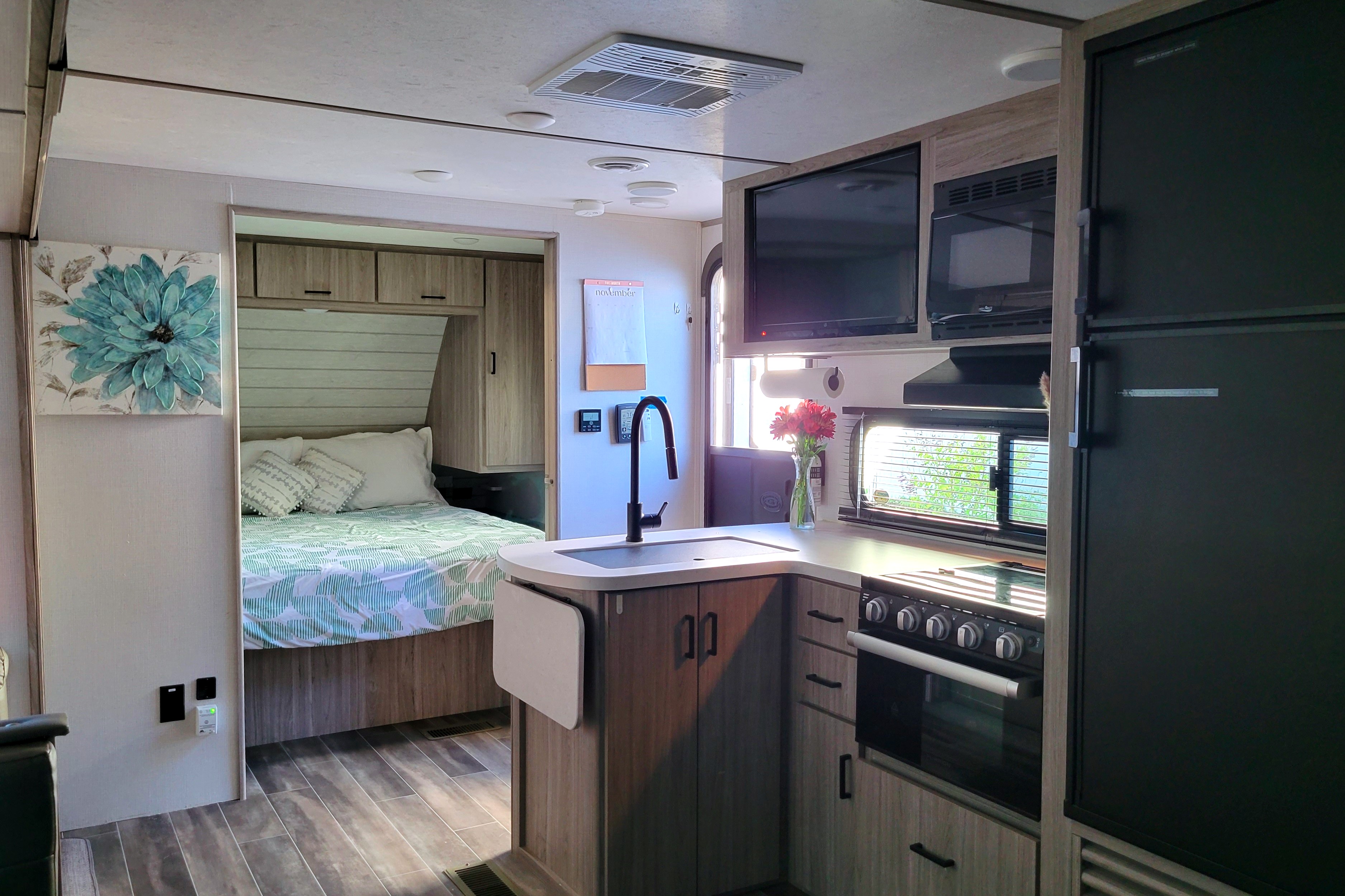 Beautiful HUGE 2-Bedroom Trailer $125/night Keystone Passport w Bunkroom - We Deliver and Setup!