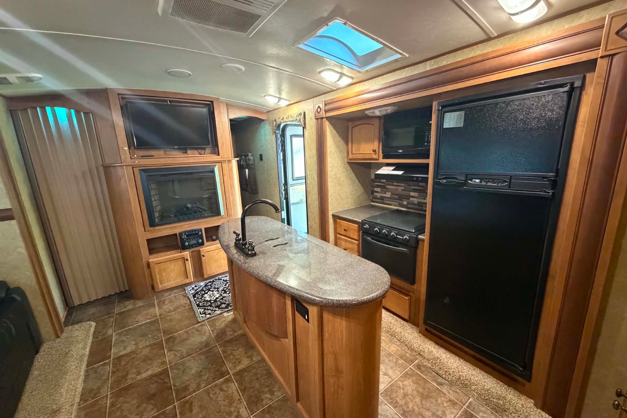 Clean Sunset Trail Travel trailer