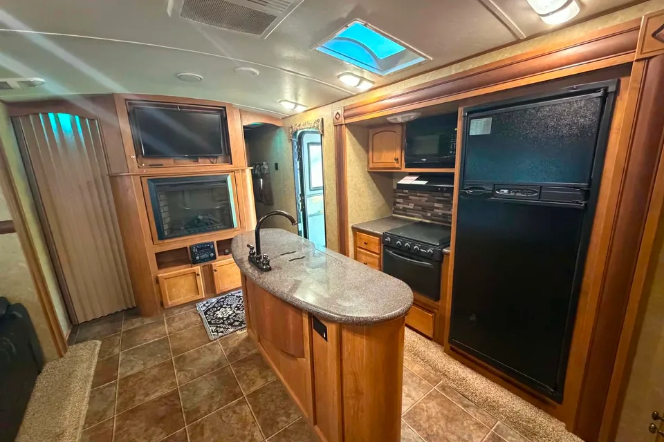 Clean Sunset Trail Travel trailer