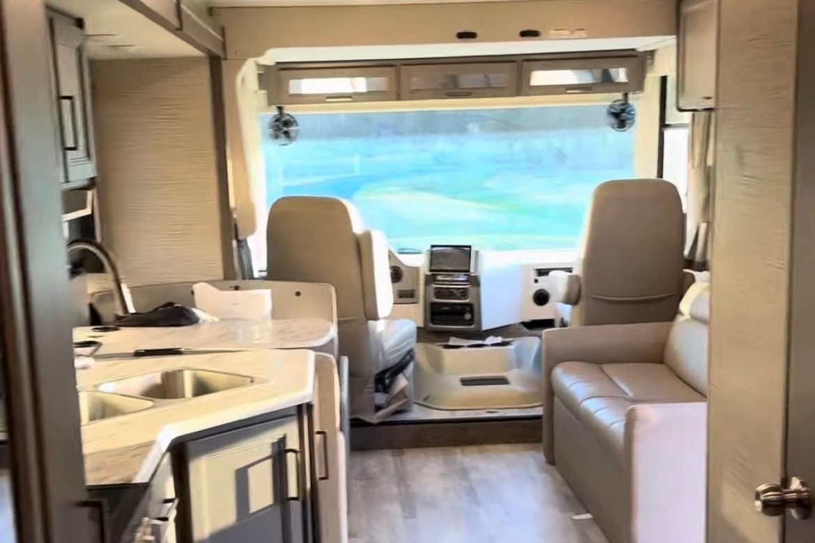 Thor Freedom Traveler A30 Class A
