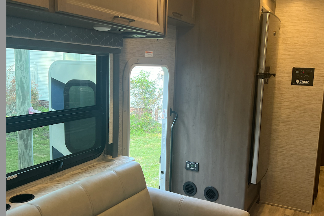 Thor Freedom Traveler A30 Class A