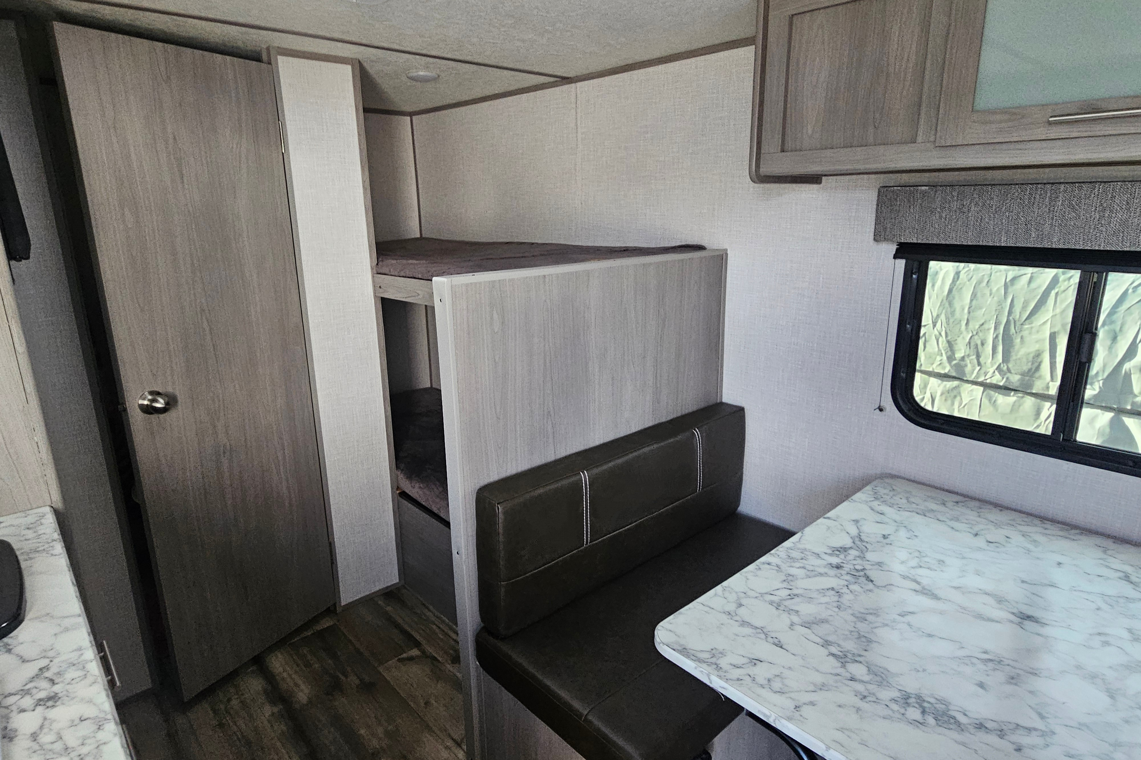 Low deposit!!! Camping gear included! Coleman Dutchmen 17b lantern Travel Trailer