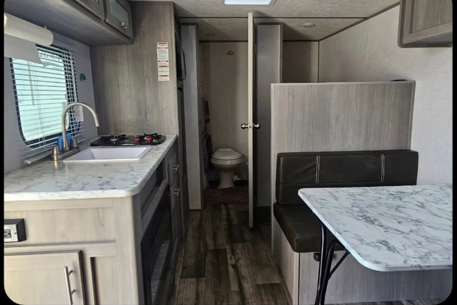 Low deposit!!! Camping gear included! Coleman Dutchmen 17b lantern Travel Trailer