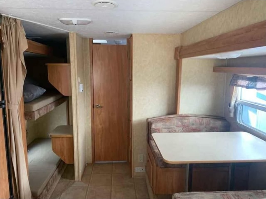 Lilly's Starcraft 77777 Travel Trailer