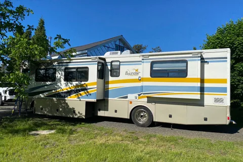 dustin's Fleetwood Bounder Class A