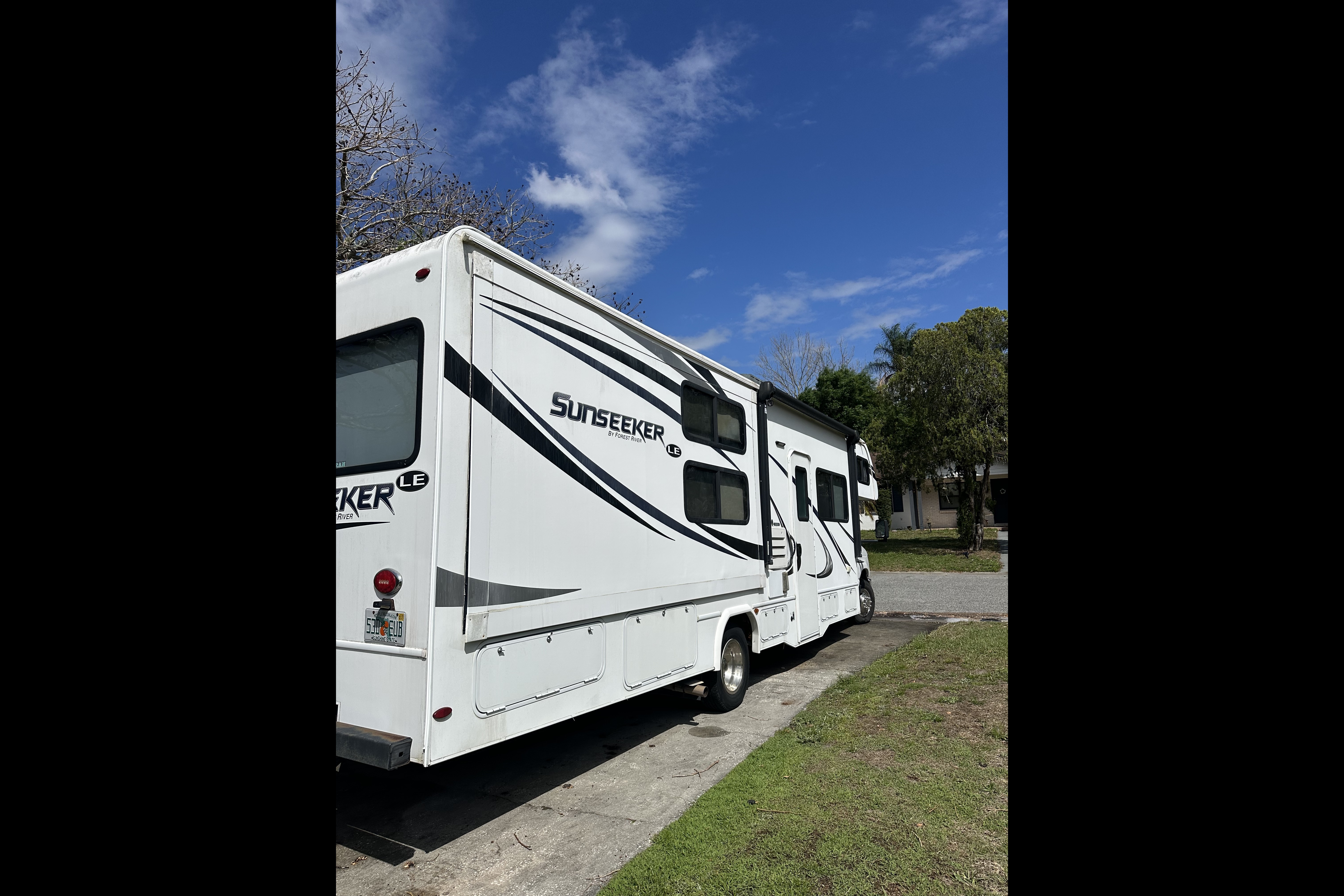 Kermit's Forest River Sunseeker 3250LE Class C