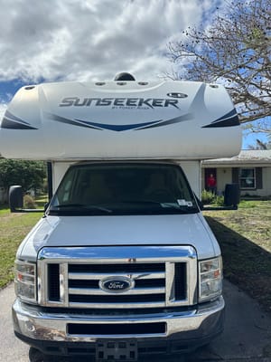 Kermit's Forest River Sunseeker 3250LE Class C