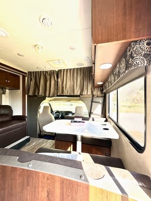 Kermit's Forest River Sunseeker 3250LE Class C